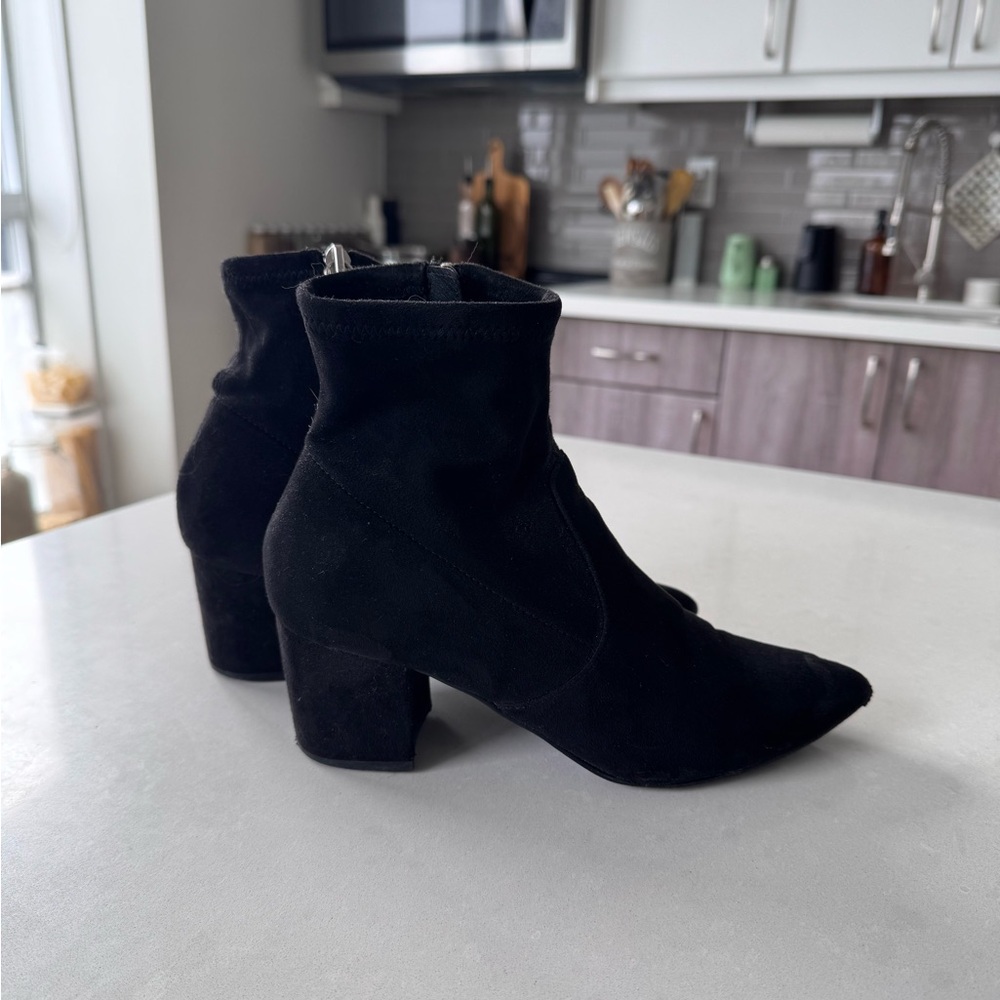 Steve Madden Black Suede Ankle Boots Size 7